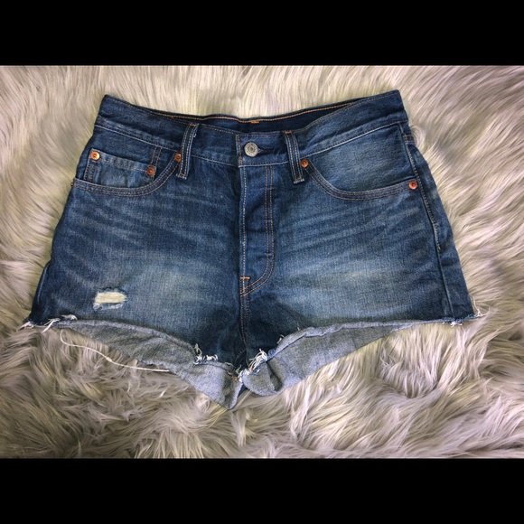 Levi’s 501 Shorts - Picture 1 of 5